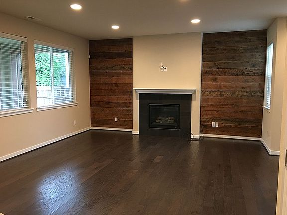 3rd image of 9015 Aster St SE