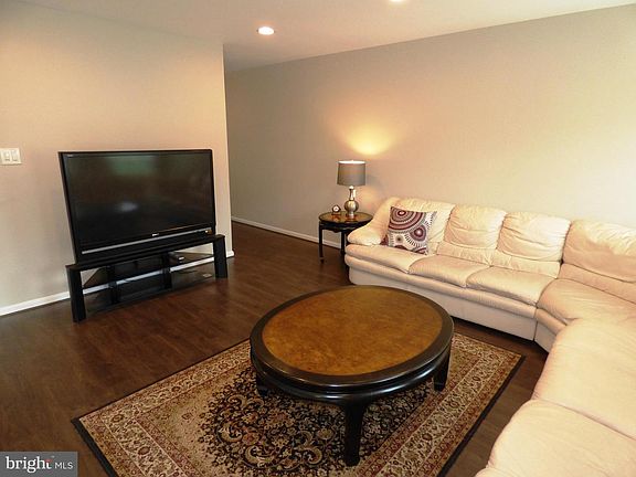 4th image of 4221 Sleepy Lake Dr