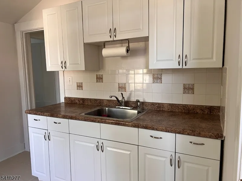 1 bed, 1.0 bath, $1,800 — Photo 3
