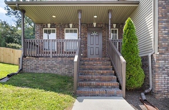 2nd image of 653 Wolfchase Ct