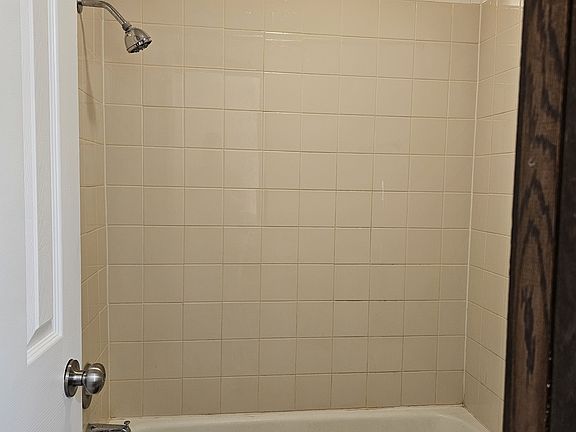 2nd image of 6419 Bridge Rd APT 204
