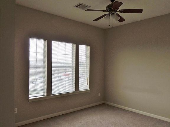 5th image of 1505 Hollowhill Dr APT B
