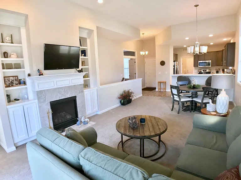 2293 Fieldstone Dr — Photo 4