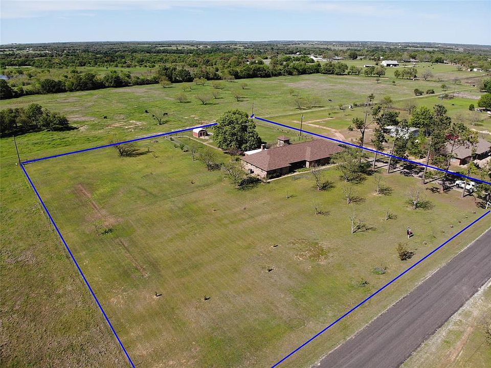 1st image of 690 Diana Ln
