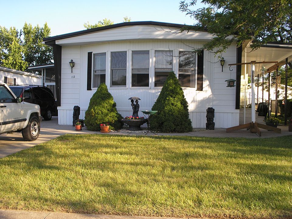 Notice the 5 front windows