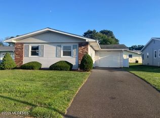 21 Clay Circle, Brick, NJ 08724