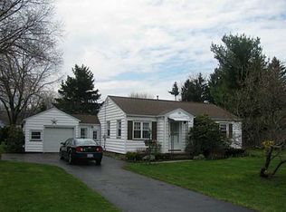 247 Meadow Ln, Webster, NY 14580