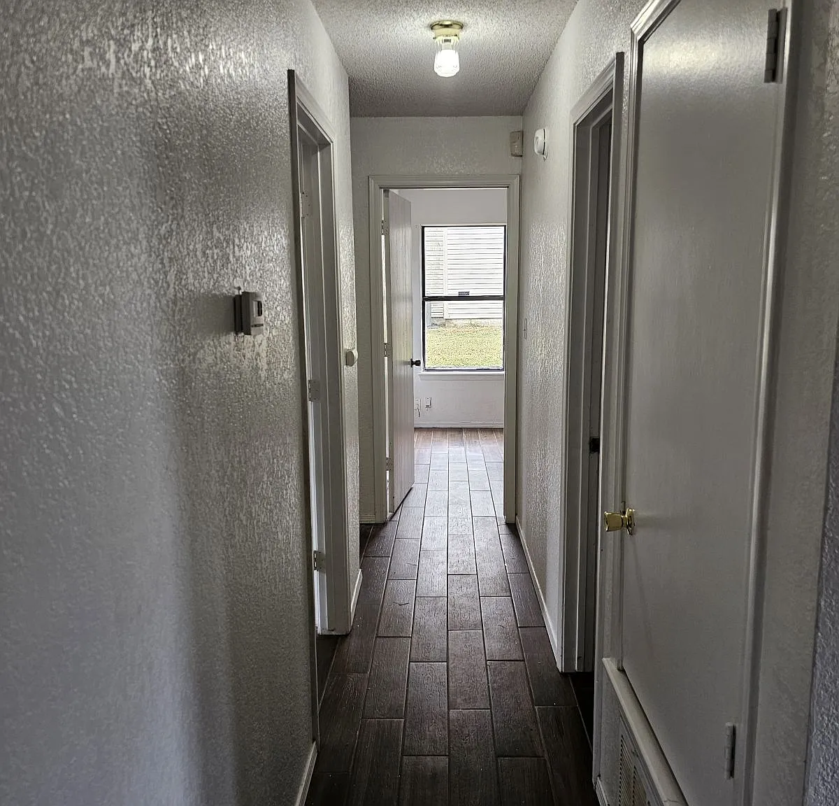 3 bed, 1149 sqft, $995 — Photo 4