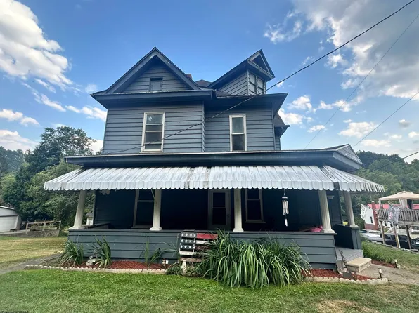 210 Main St, Worthington, WV 26591