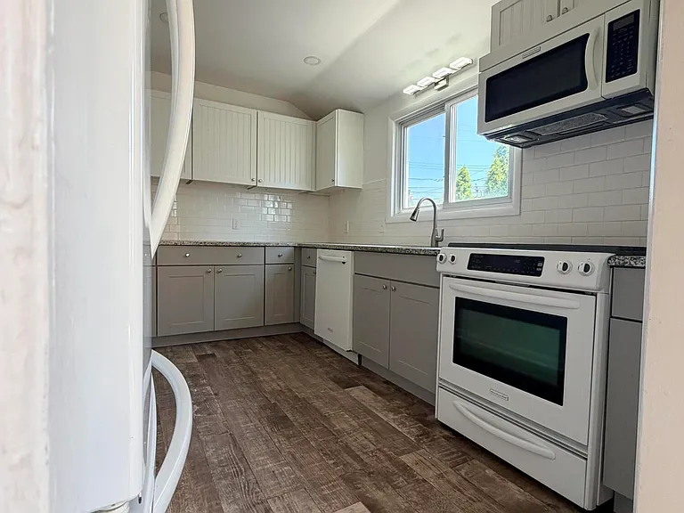 44 Norwood Ave — Photo 7