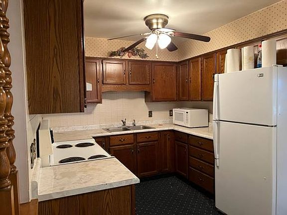 4th image of 2272 Banyon Ct