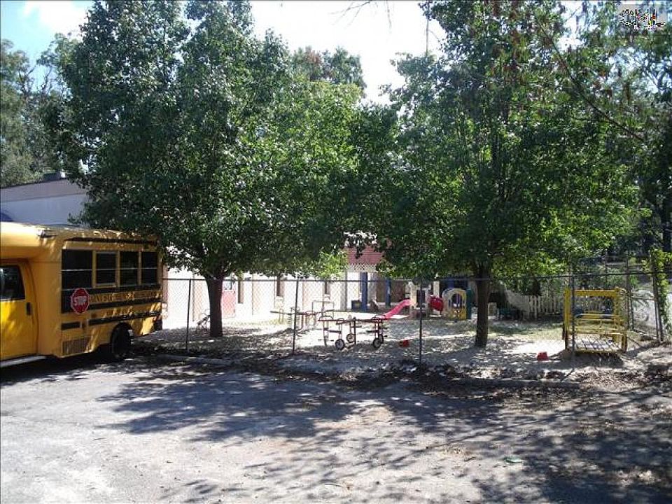 2nd image of 5002 N Main St