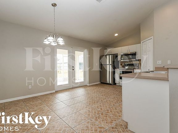 5th image of 1302 SW 35th St