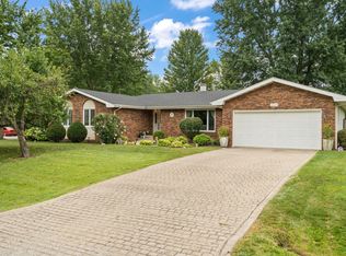 2323 Drop Anchor Dr, Crown Point, IN 46307