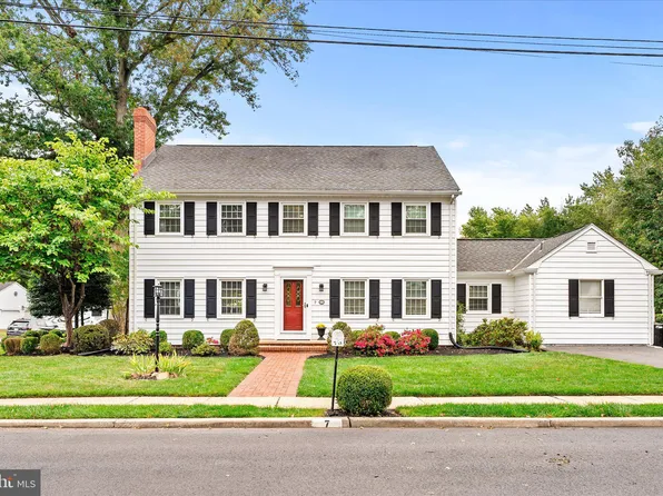 7 Bernath Dr W, Hamilton, NJ 08690