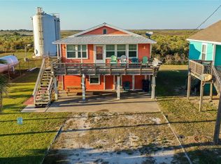 471 Beachfront Dr, Matagorda, TX 77457