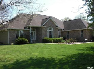 1800 Spring Garden Rd, Marion, IL 62959