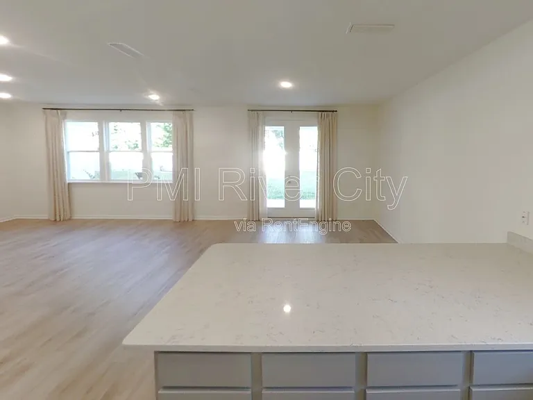 227 Boulder Ln — Photo 4