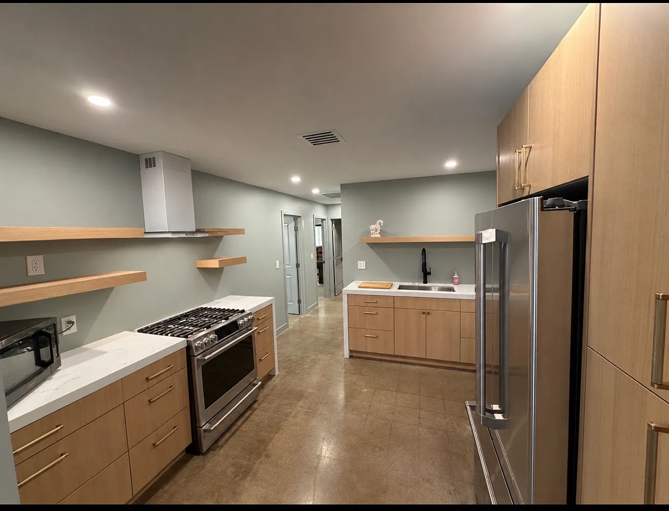 3 bed, 1347 sqft, $2,100 — Photo 2