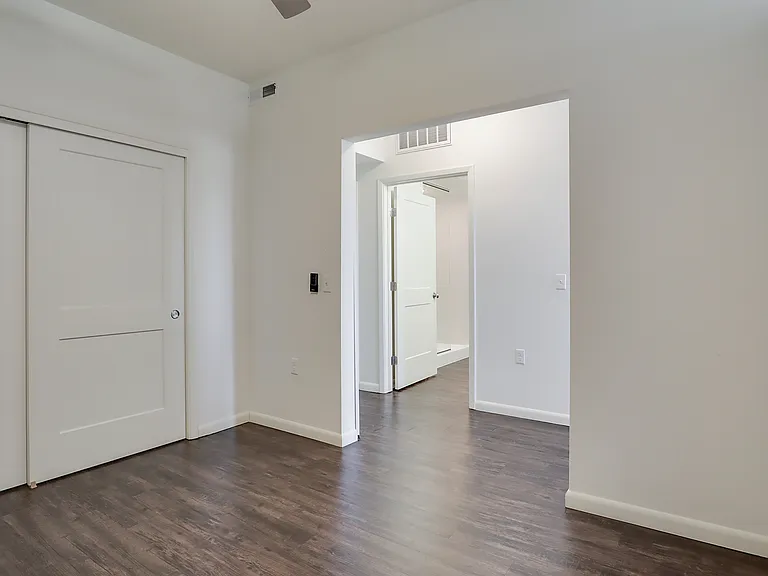 212 bedroom layout