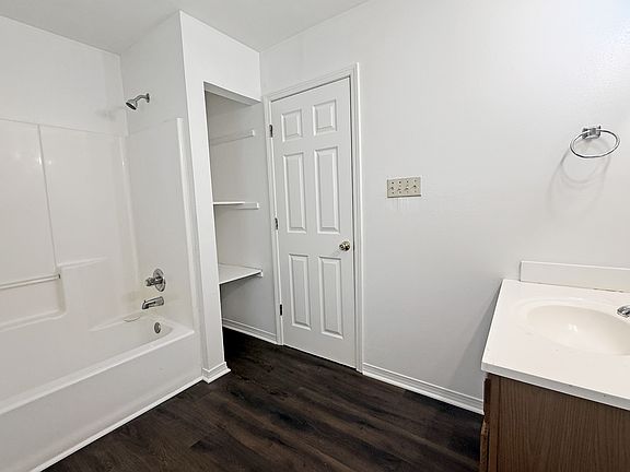 5th image of 2900 Clermont St #2
