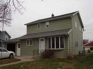 241 8th St S, Bird Island, MN 55310