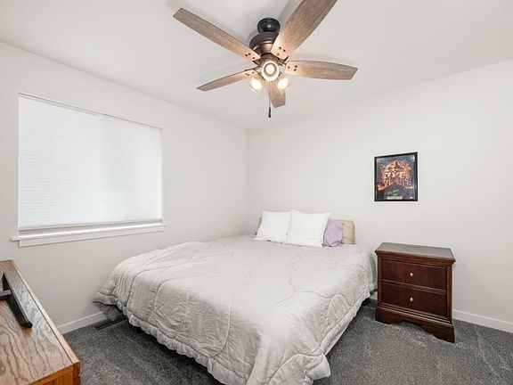 4th image of 1212 W Cora Ave