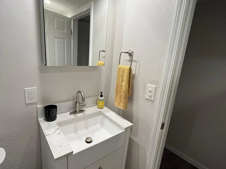 428 William St #2 — Photo 11