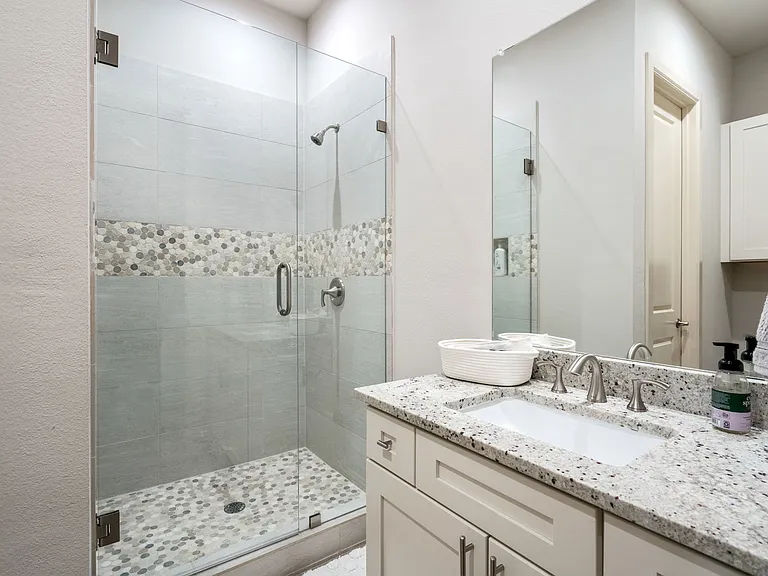 101 Decker Dr #606 — Photo 12