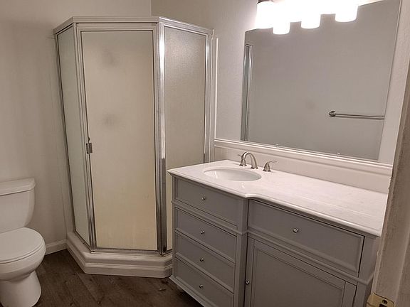 4th image of 47 Redwood Ct