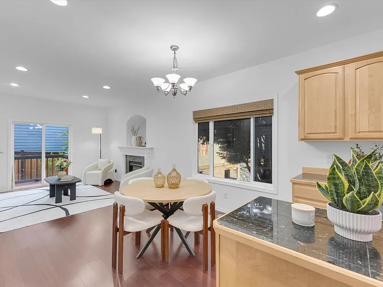 12421 NE 103rd Pl — Photo 13
