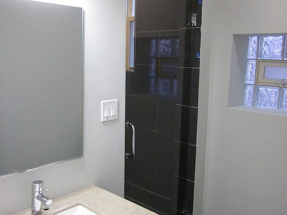 4th image of 2642 W Haddon Ave #3