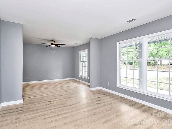 5th image of 7118 April Ridge Ln