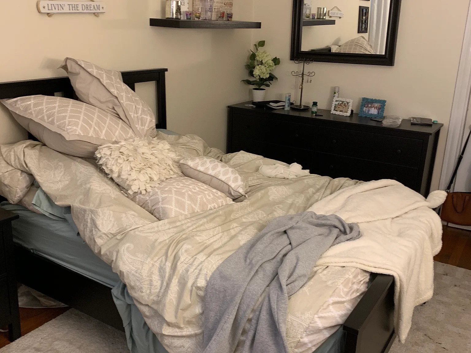 4 bed, 9999 sqft, $6,000 — Photo 4