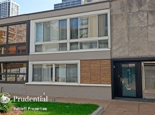 2904 N Sheridan Rd, Chicago, IL 60657