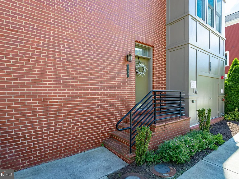 737 Diamond Ave #102 — Photo 14