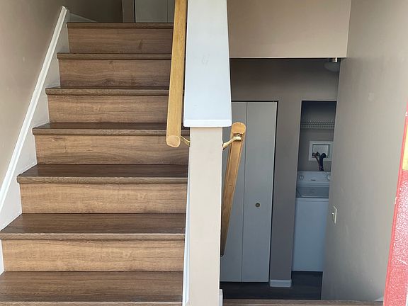 2nd image of 149 Pickwick Pl