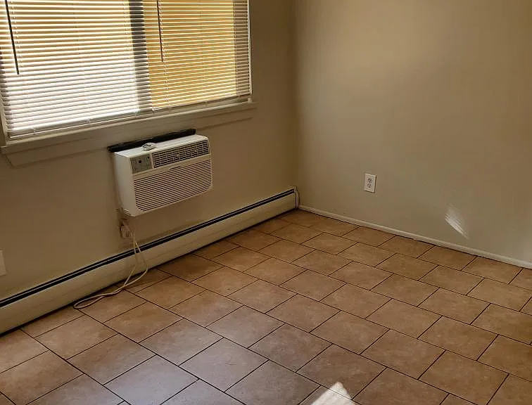 21100 W Seven Mile Rd — Photo 7