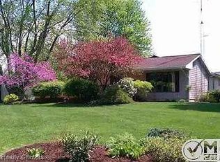 120 Bingham Dr, Brooklyn, MI 49230