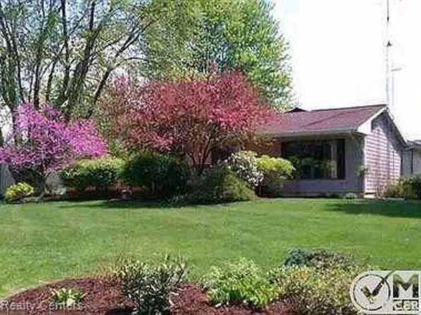 120 Bingham Dr, Brooklyn, MI 49230
