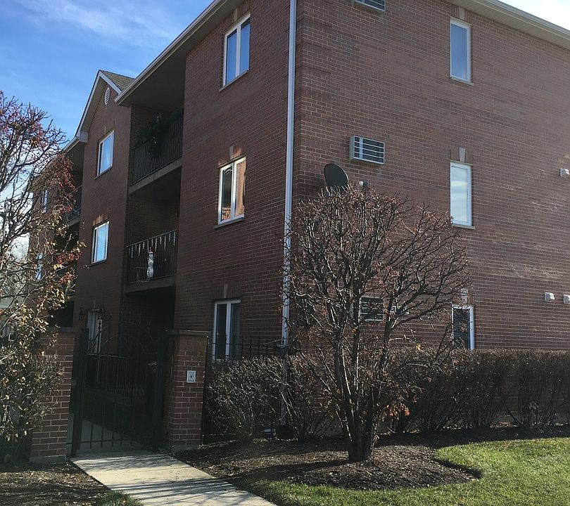 1st image of 3001 N Oriole Ave APT 102