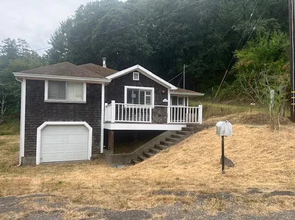 38 Nunnemaker Rd, Myers Flat, CA 95554