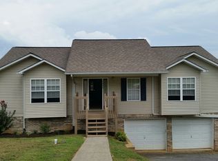 1449 Jasmine Trl, Sevierville, TN 37862