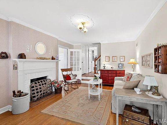 3rd image of 9 Stratford Ln