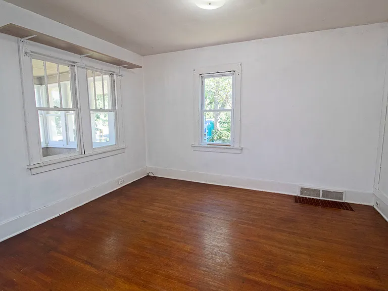 433 5th Ave NE #2 — Photo 4