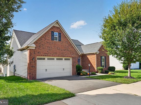 2nd image of 26583 Vanderview Pl