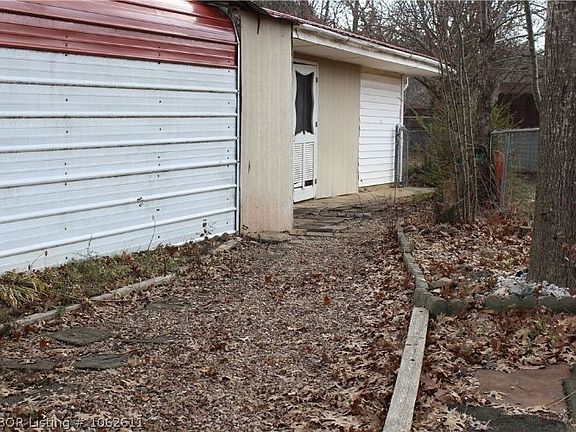 5th image of 843 Lely St