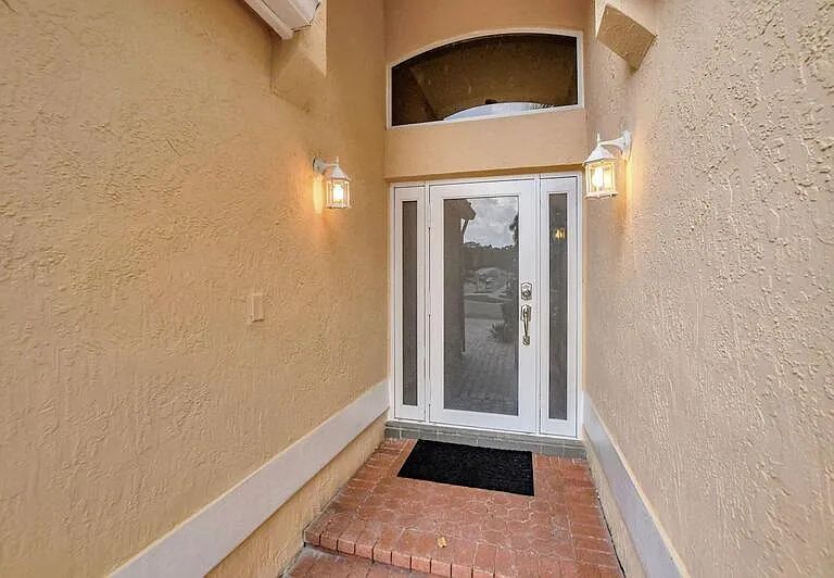 22687 Royal Crown Ter E — Photo 4