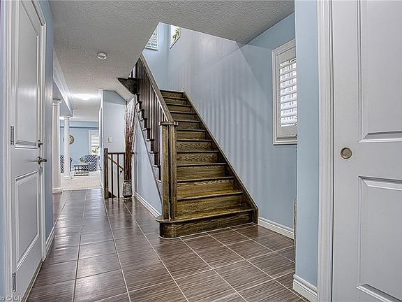 4th image of 90 Cittadella Blvd