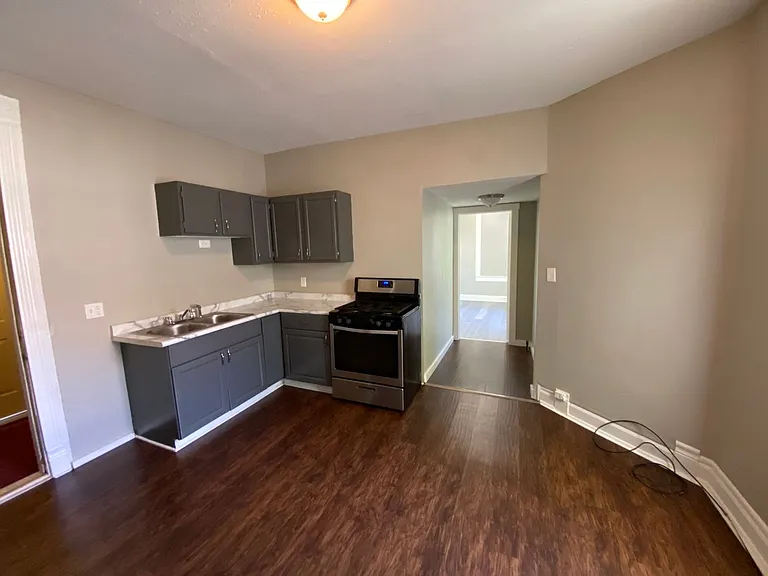 452 S Main St — Photo 10